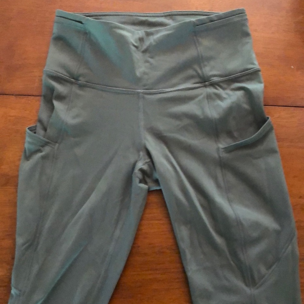 Lulu lemon Fast and Free crop